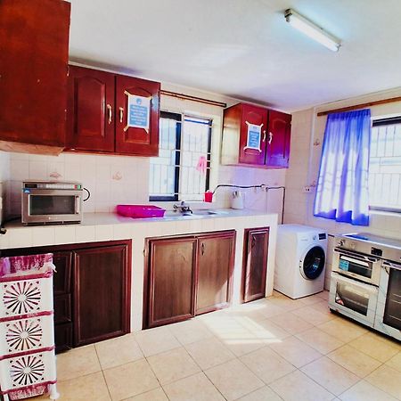Zunox Guest House 弗里敦 外观 照片