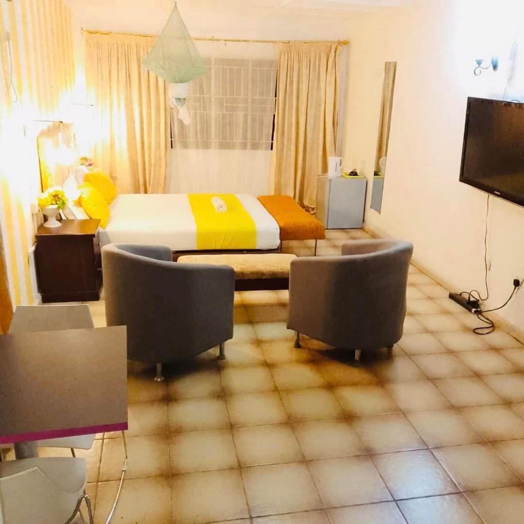 Zunox Guest House 弗里敦 外观 照片